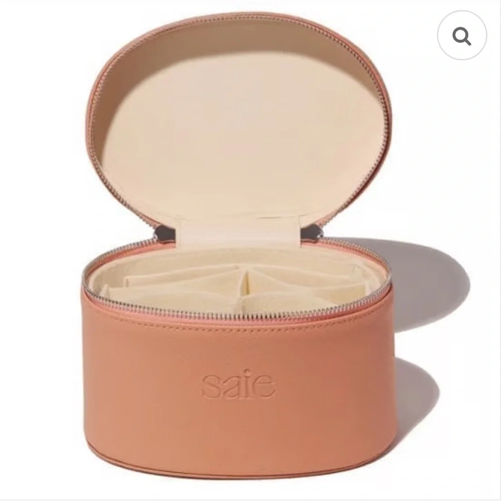 NWT Saie mini vanity case in Peach Nude